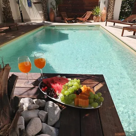 Villa Antisin With Heated Pool Apartment *