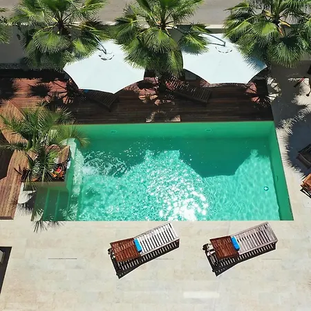 Antisin With Heated Pool