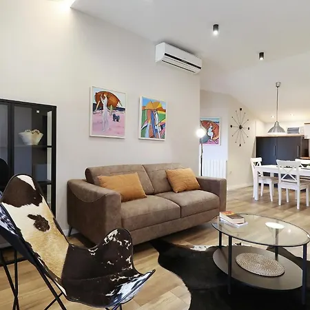 Villa Antisin With Heated Pool Apartment