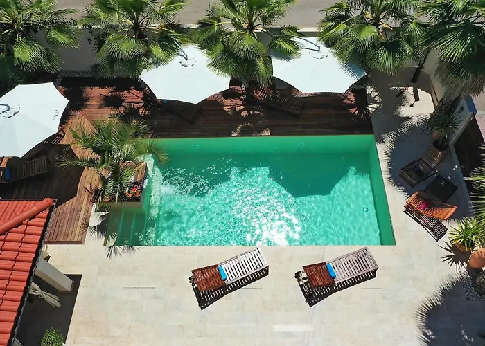 Antisin With Heated Pool