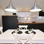 Villa Antisin II アパート *