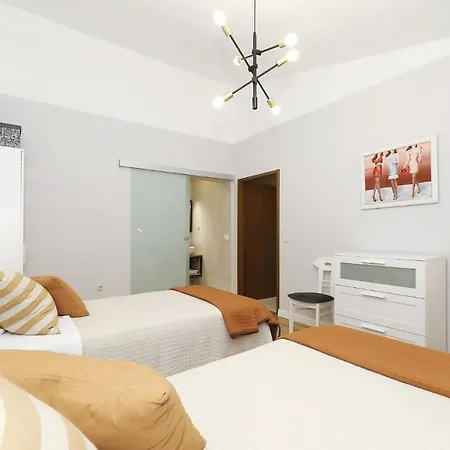 Antisin With Heated Pool