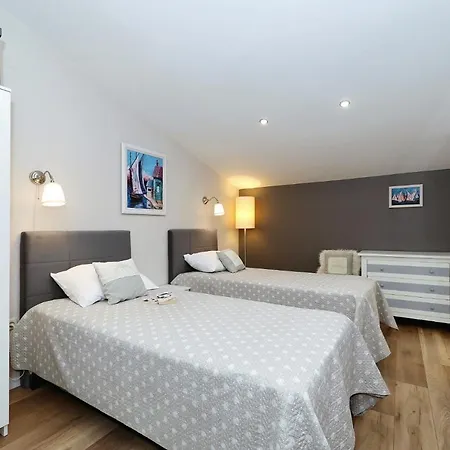 Appartement Antisin With Heated Pool Zadar