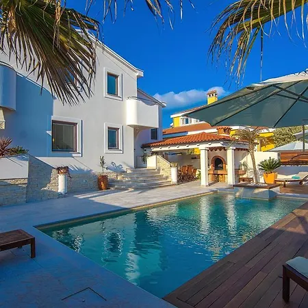 Antisin With Heated Pool Zadar