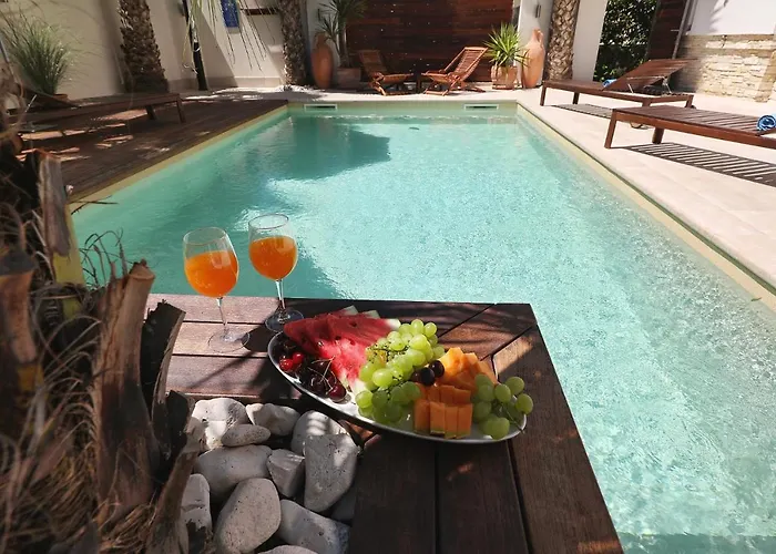 Antisin With Heated Pool Appartement *