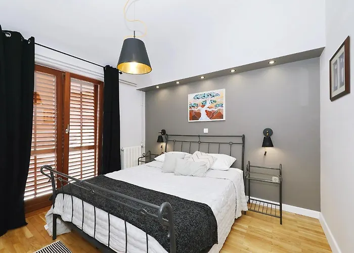 Antisin With Heated Pool Appartement Zadar