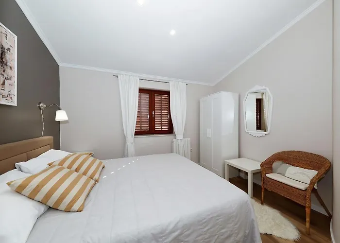 Antisin With Heated Pool Zadar