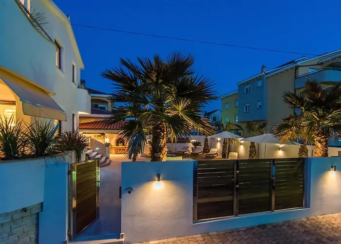 Appartement Antisin With Heated Pool Zadar