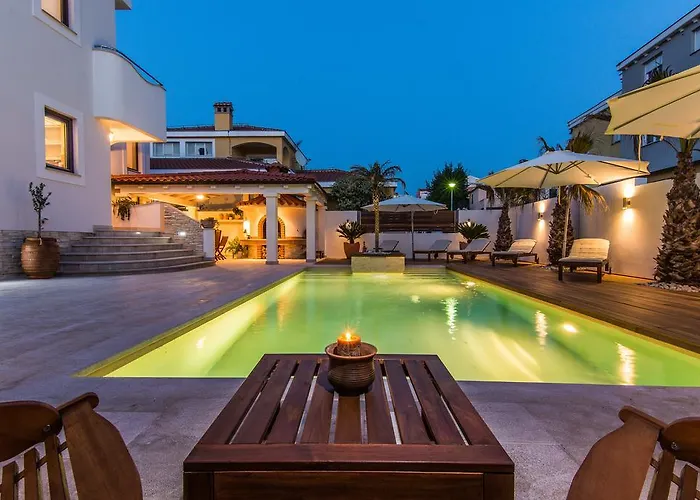 Appartement Antisin With Heated Pool