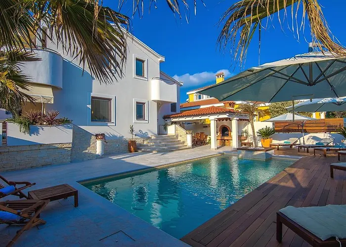 Antisin With Heated Pool Zadar