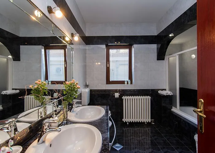 Antisin With Heated Pool Zadar